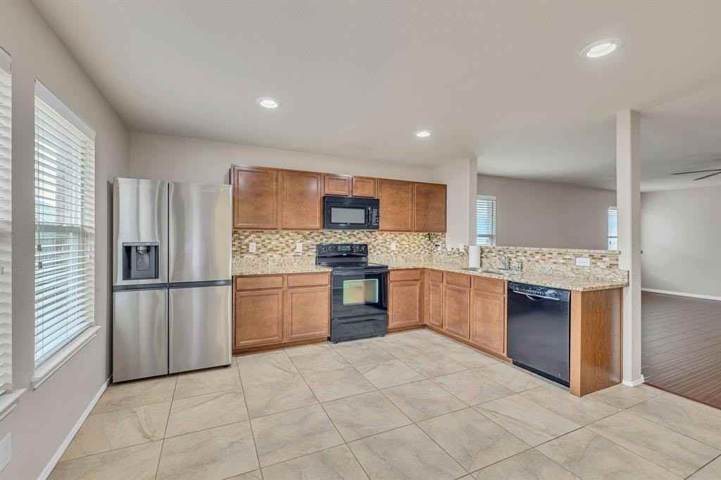 9204 Tierra Verde Dr - Photo 7 of 17