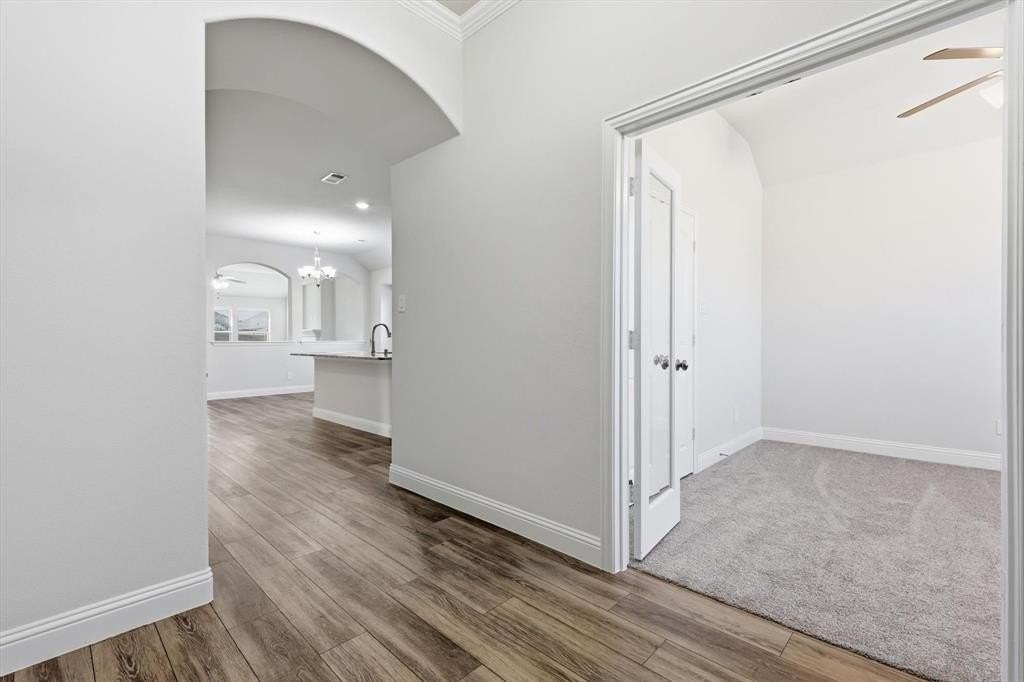 513 Oleander Dr - Photo 7 of 39