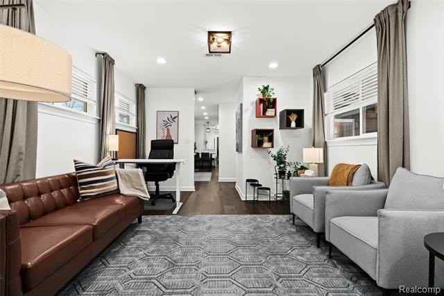 2566 Harrington Rd - Photo 7 of 50