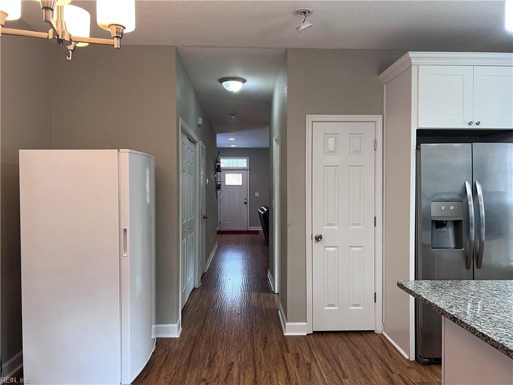 1315 W 27th St - Photo 3 of 37