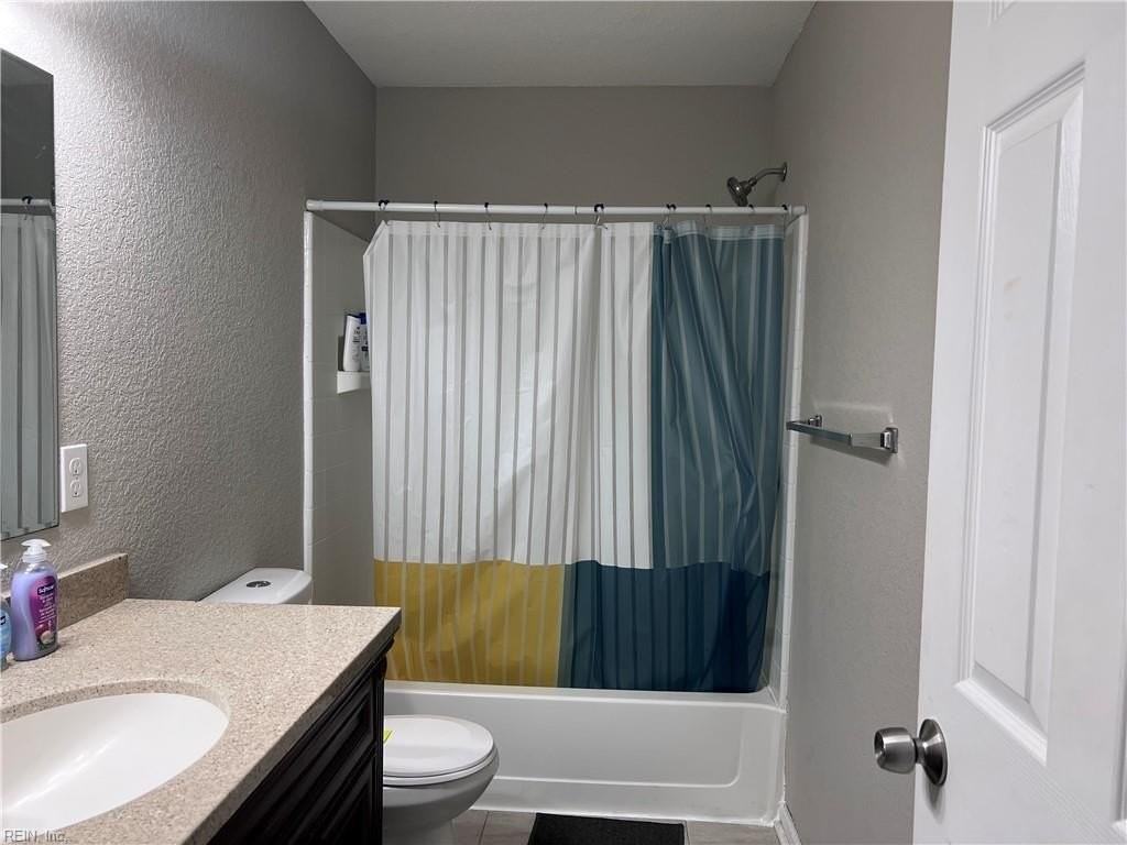 1315 W 27th St - Photo 4 of 37