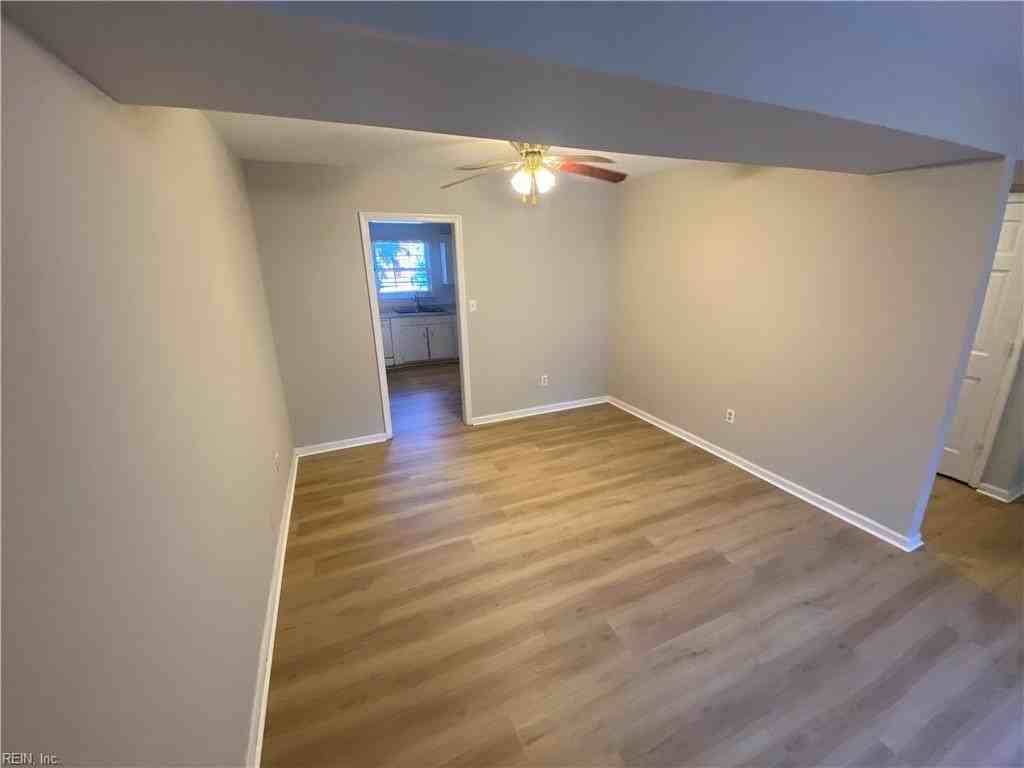 407 Hustings Ln #E - Photo 3 of 15