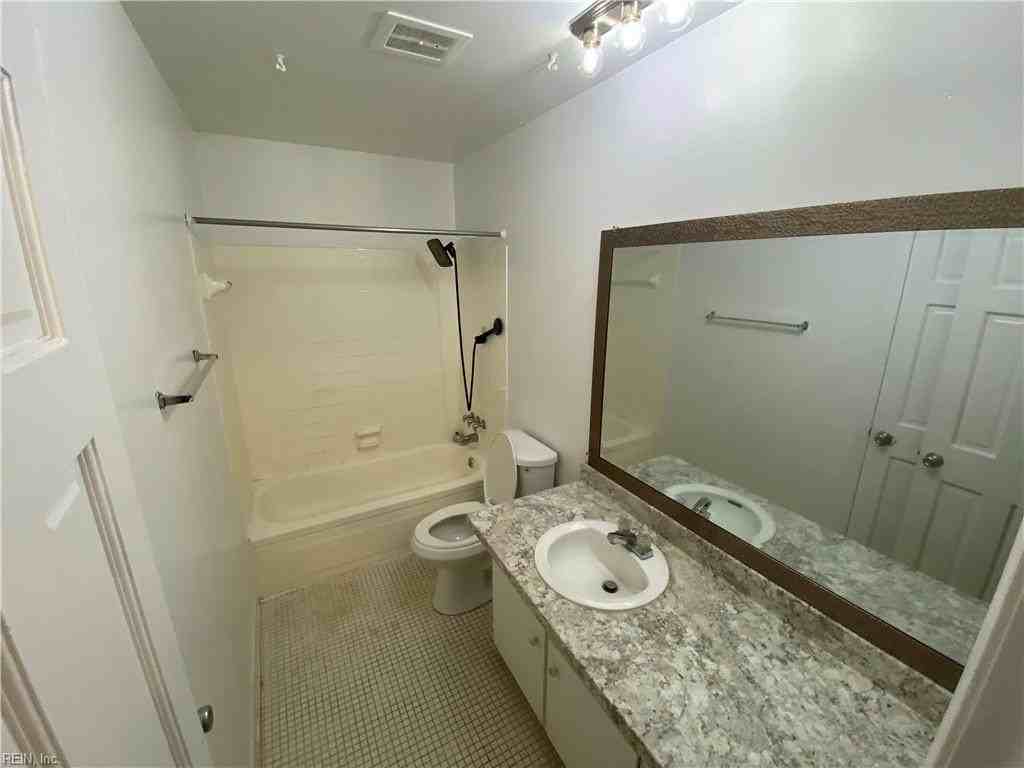 407 Hustings Ln #E - Photo 7 of 15