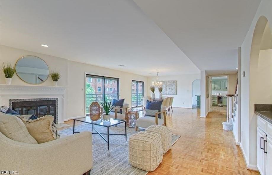 401 College Pl #17 - Photo 4 of 22