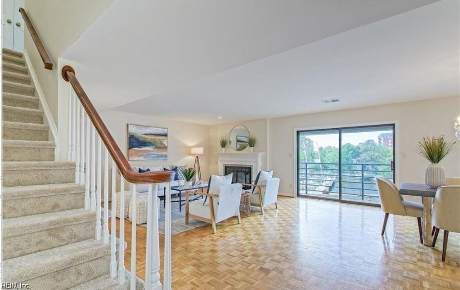 401 College Pl #17 - Photo 5 of 22