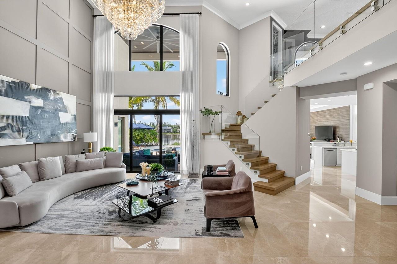 16892 Strasbourg Ln - Photo 6 of 50