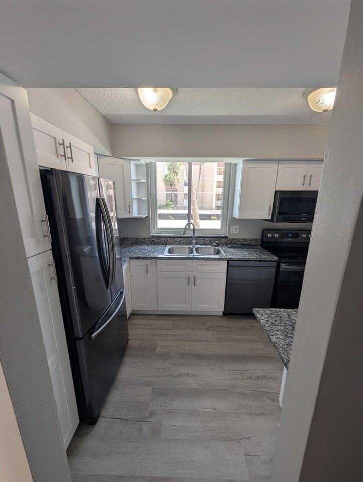 3462 Ne Causeway Blvd #204 - Photo 5 of 19