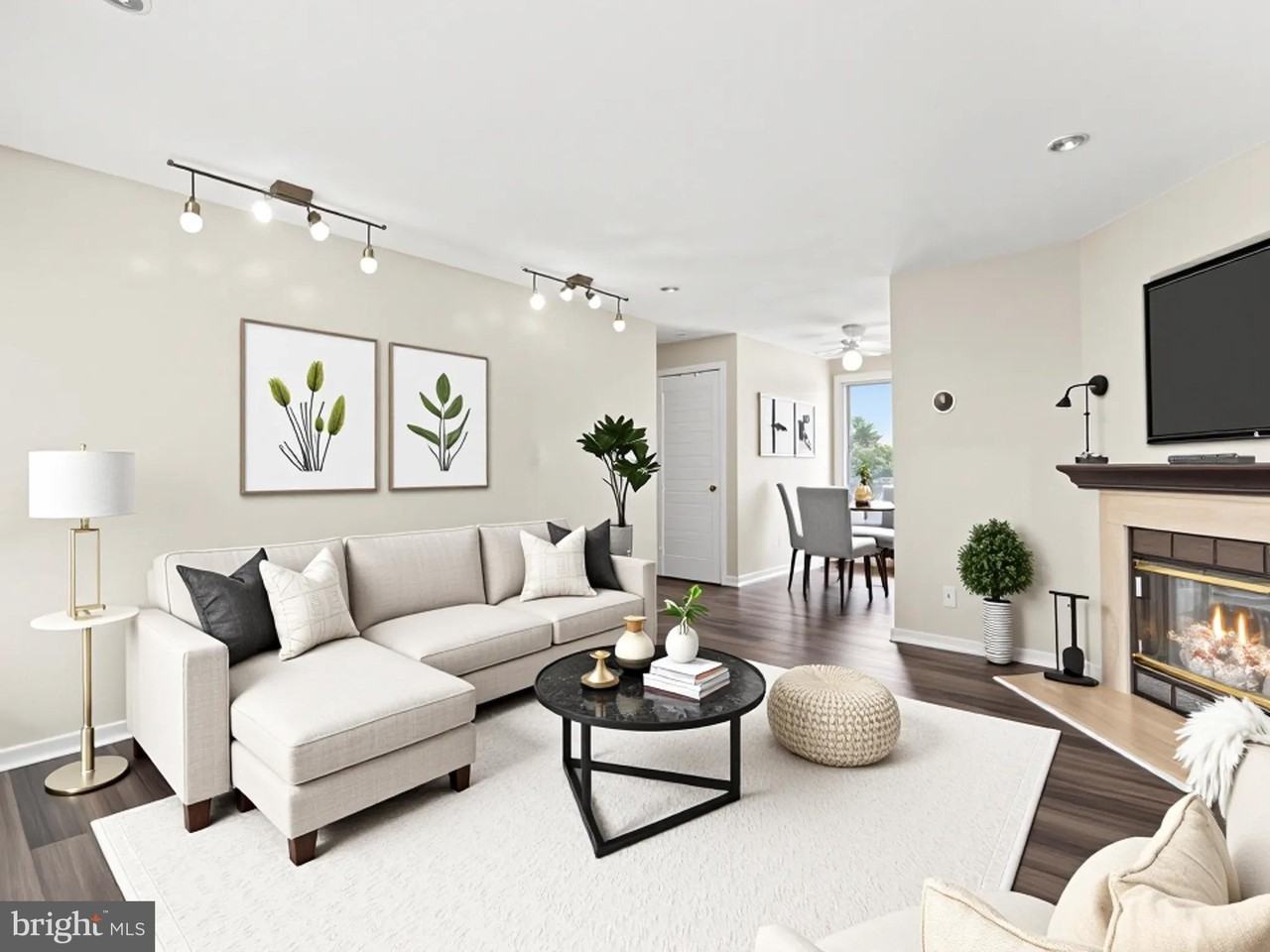 911 S Charles St Apt 409 #409 - Photo 3 of 16