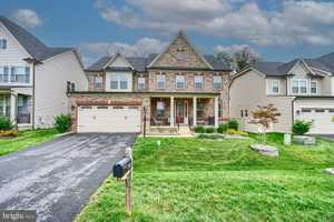 featured image of 7123 Starmount Ct
