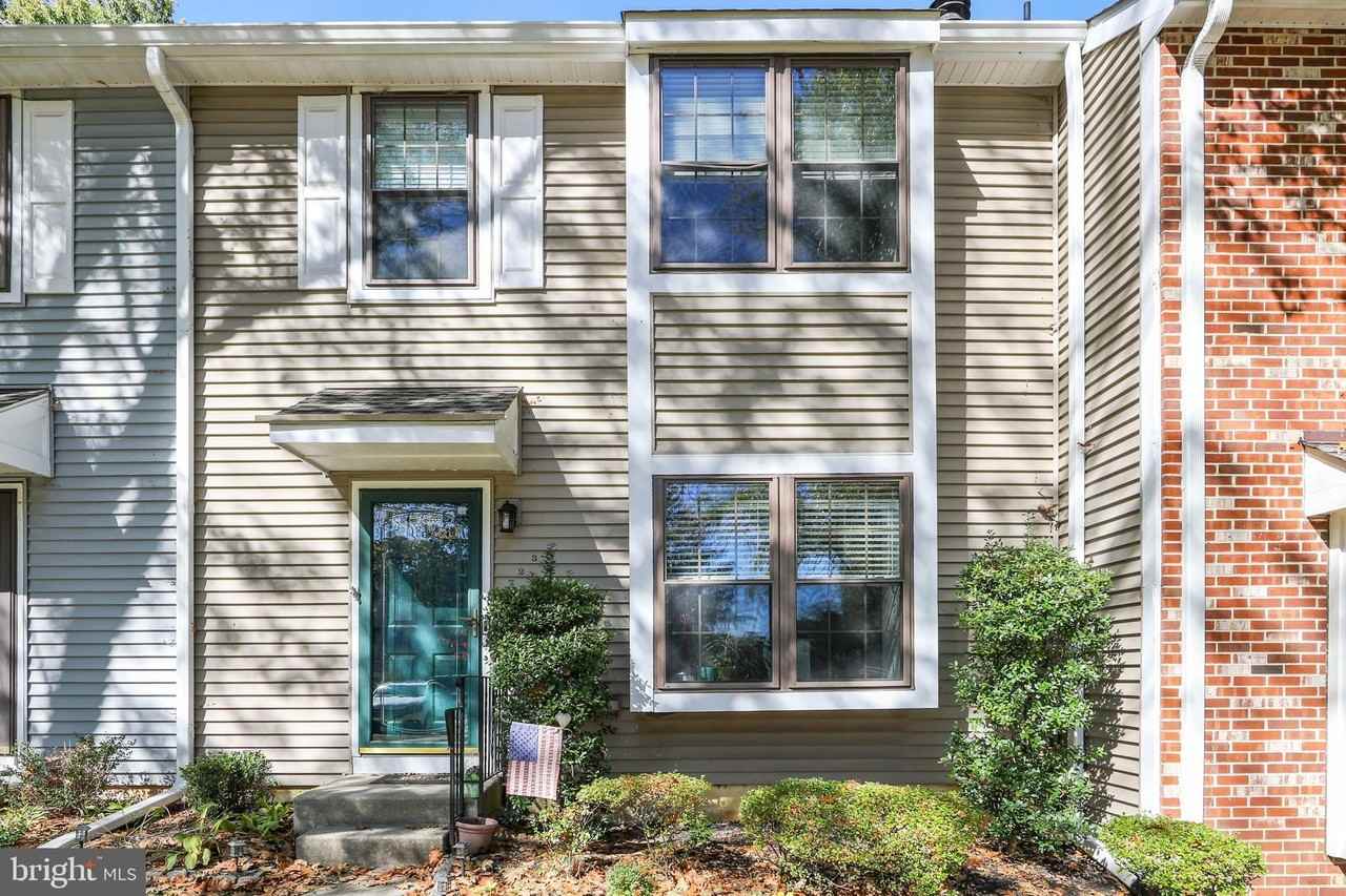 723 Kings Croft - Photo 2 of 32