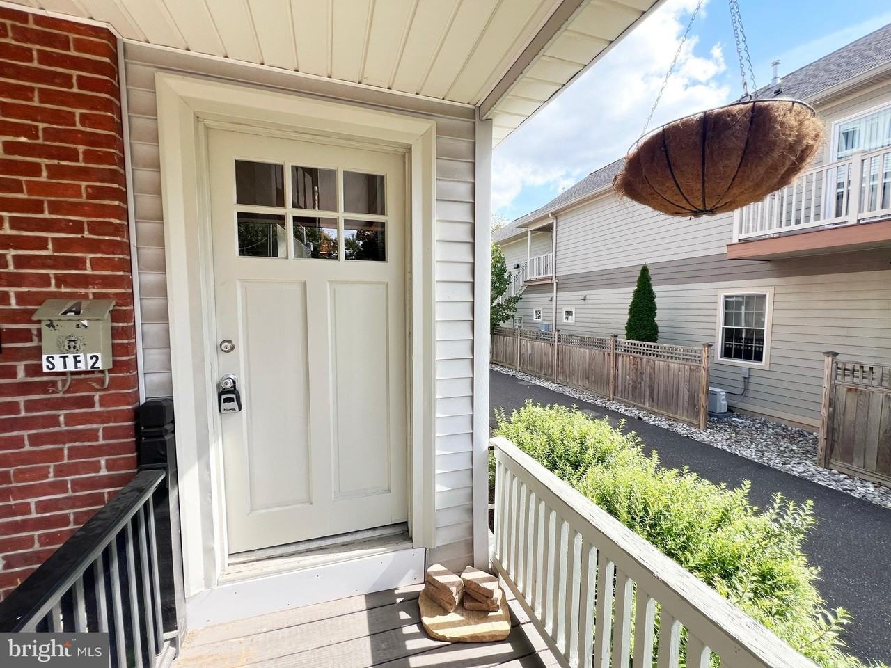 323-2ND FLOOR S MAIN Street - Photo 2 of 33