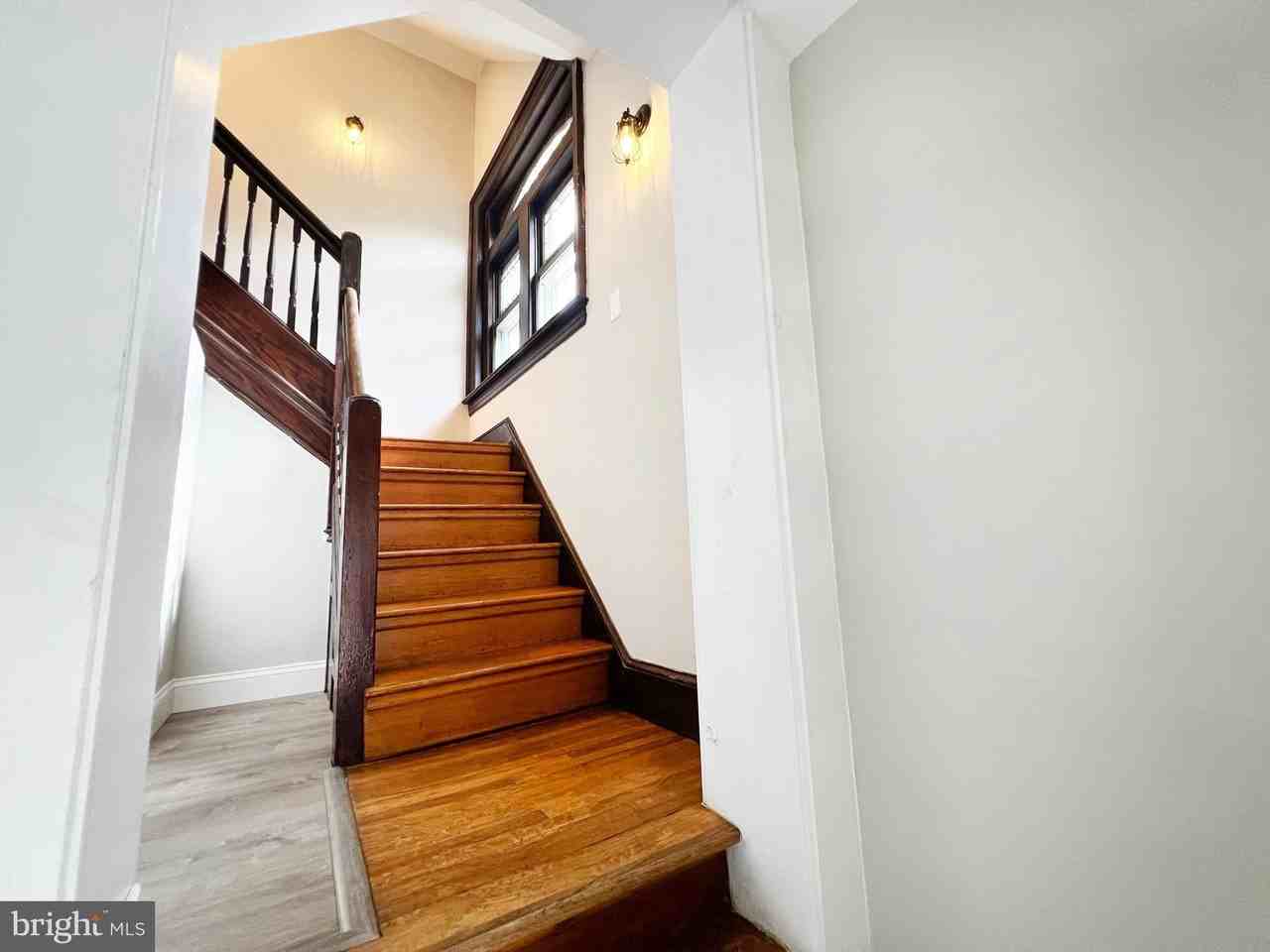 323-2ND FLOOR S MAIN Street - Photo 4 of 33