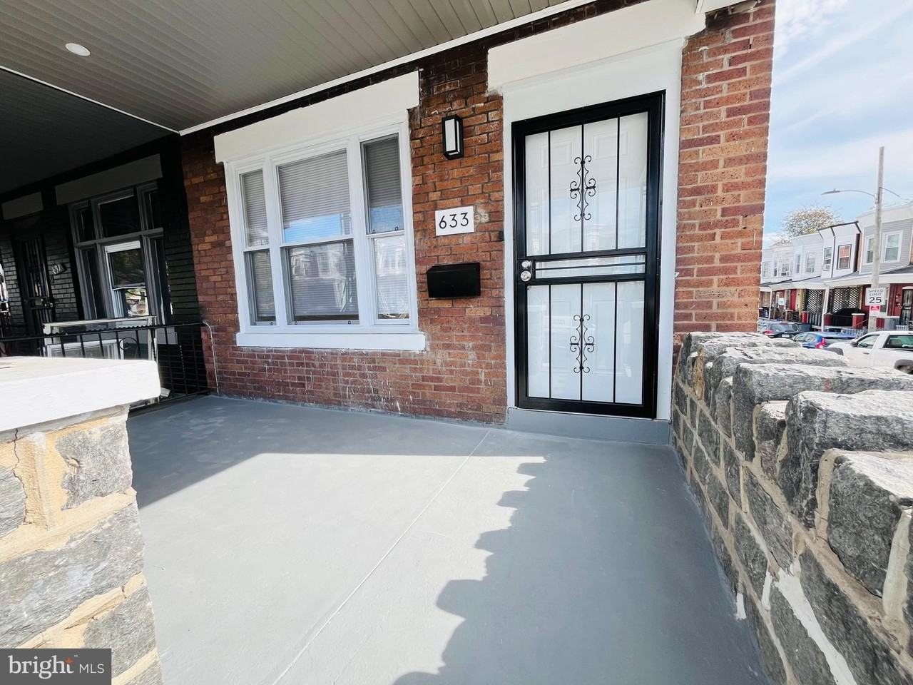 633 S 57th St - Photo 4 of 27