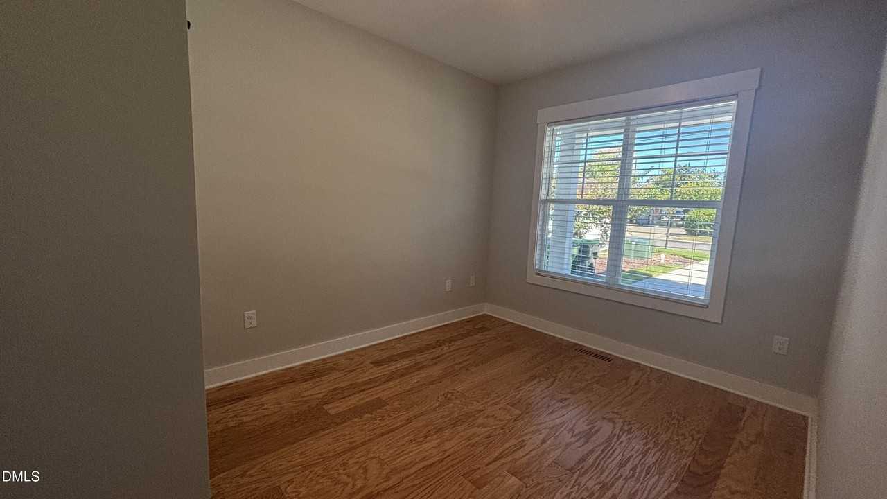 200 E Moore St Unit D #D - Photo 5 of 30