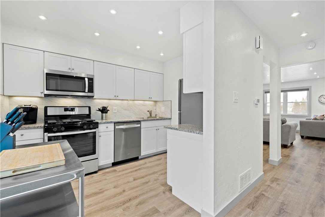 236 S Grandview Ave - Photo 6 of 20