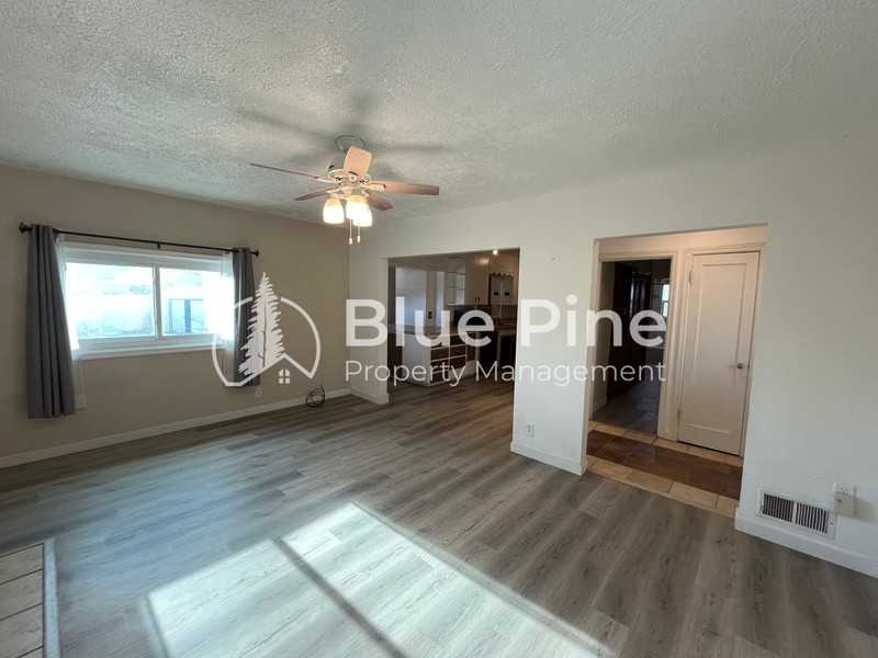 108 Horrocks Dr - Photo 3 of 21