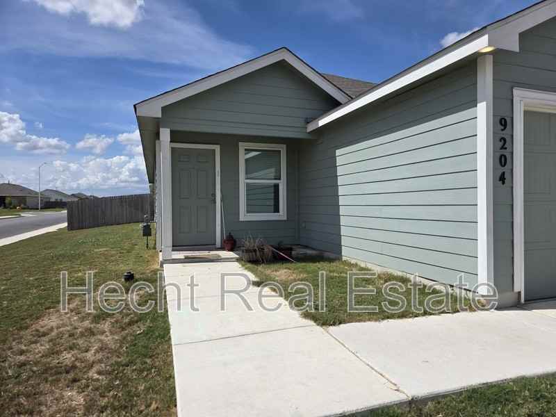 9204 James Bowie - Photo 2 of 25