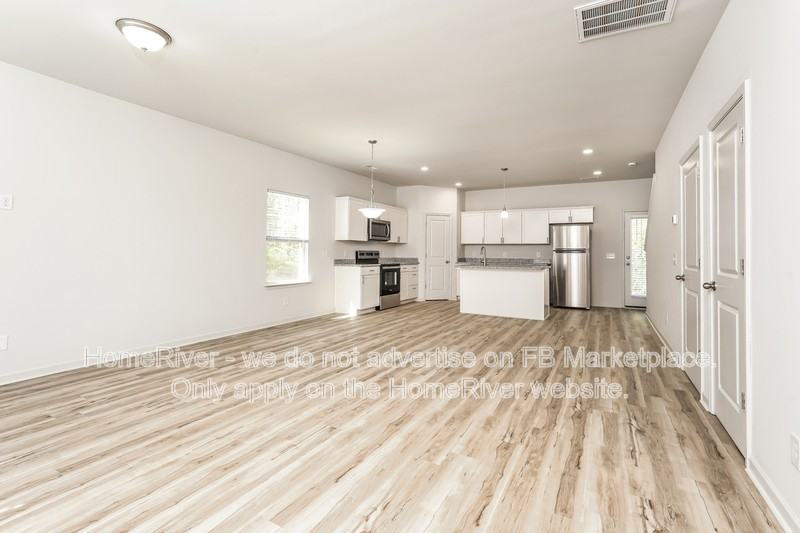 816 Richmond Ave - Photo 3 of 21