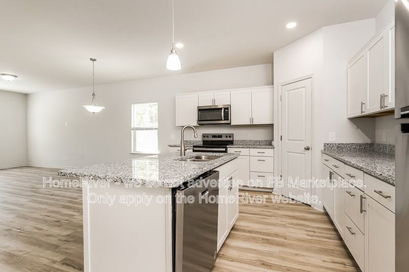 816 Richmond Ave - Photo 6 of 21