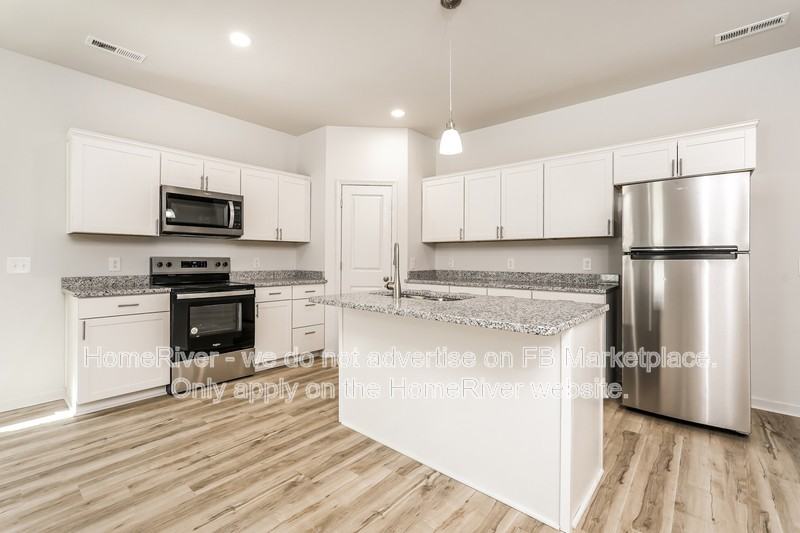 816 Richmond Ave - Photo 7 of 21