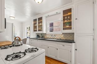 910 Pine Ave - Photo 1 of 1