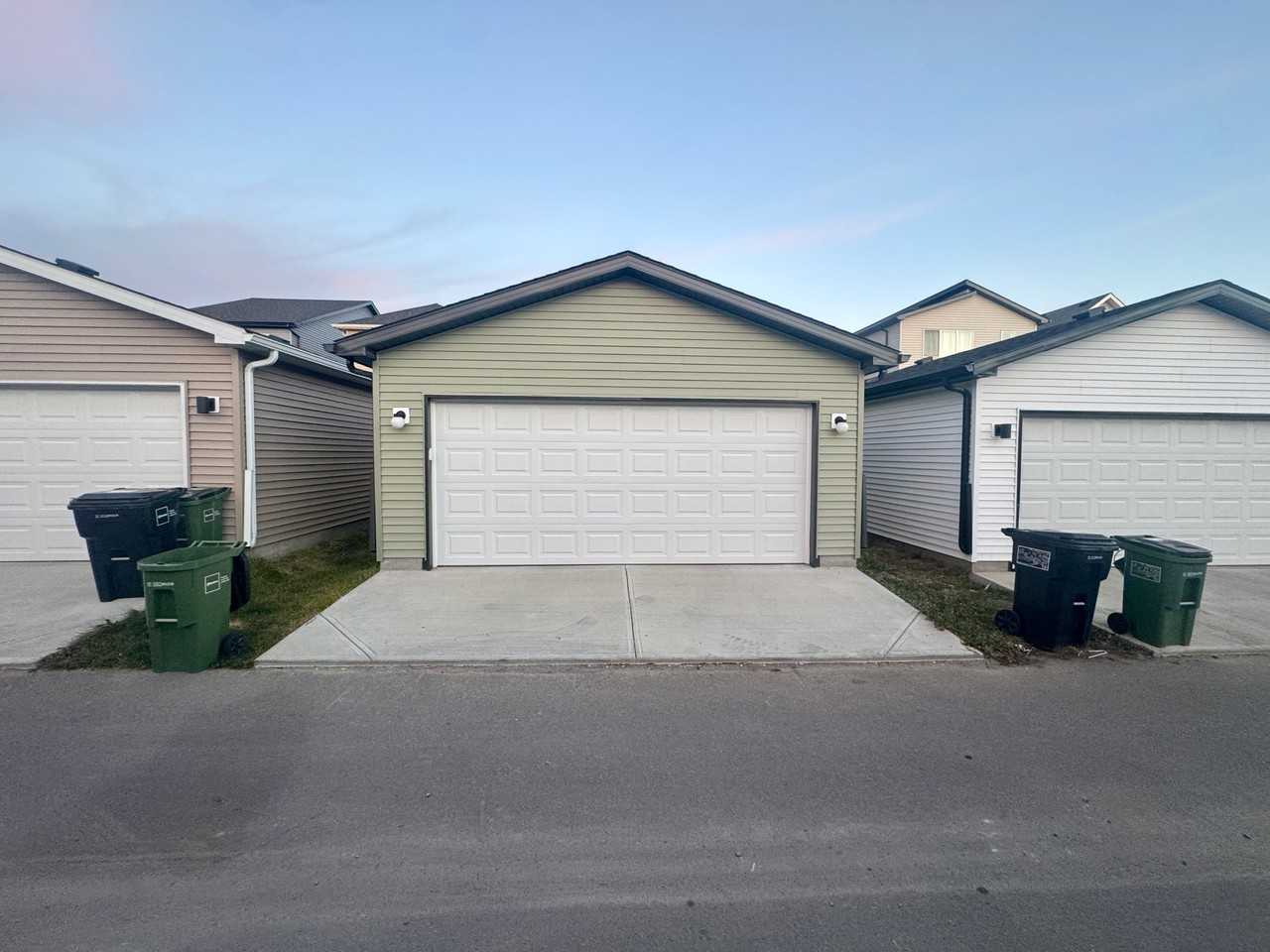 472 Edgemont Drive NW - Photo 5 of 31