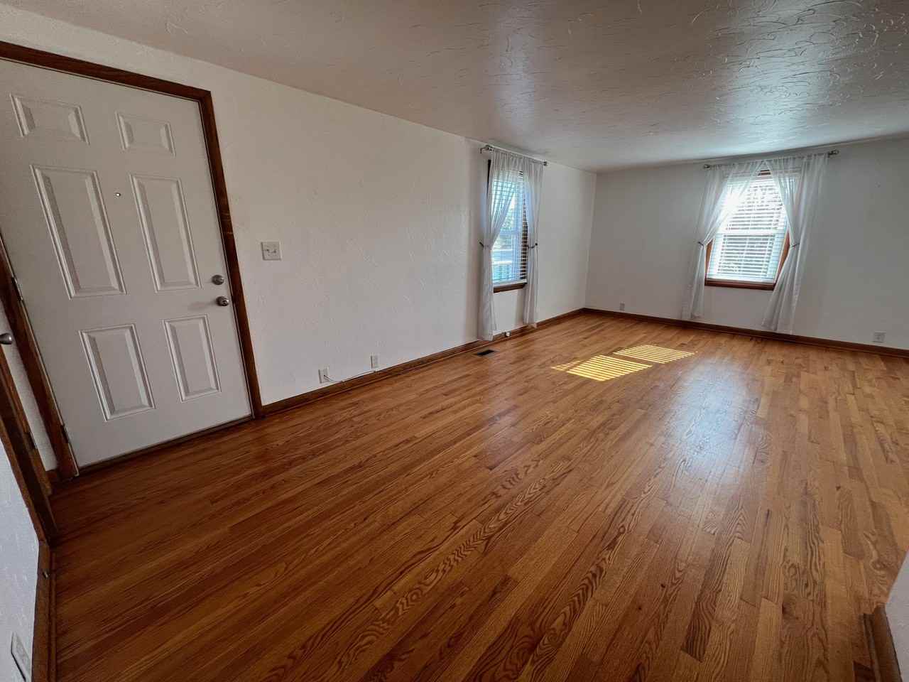 104 Graceland Cir - Photo 2 of 16