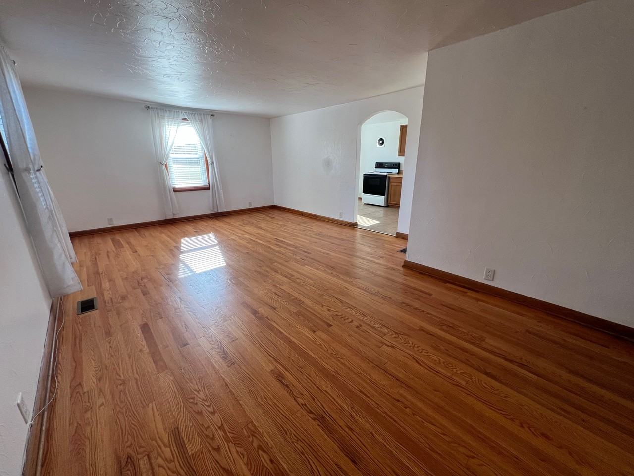104 Graceland Cir - Photo 3 of 16