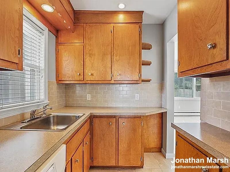 69 Dustin St - Photo 2 of 20