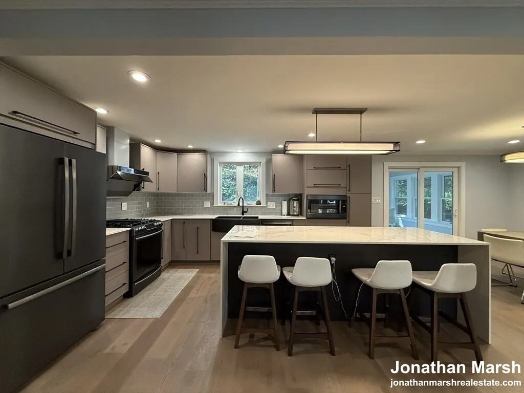 25 Berkshire Dr - Photo 2 of 20