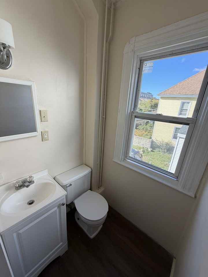 237-239 Ashley Boulevard - Photo 5 of 8