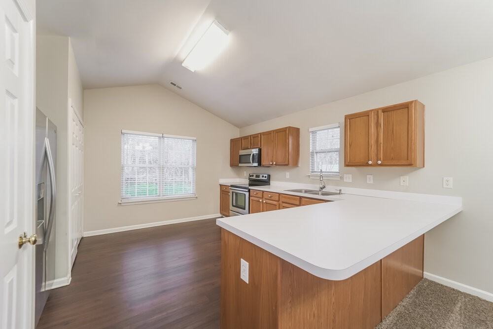 785 Sir Raleigh Dr - Photo 6 of 16