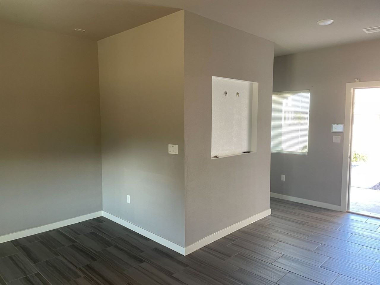 13900 Villa Vista Avenue - Photo 3 of 11