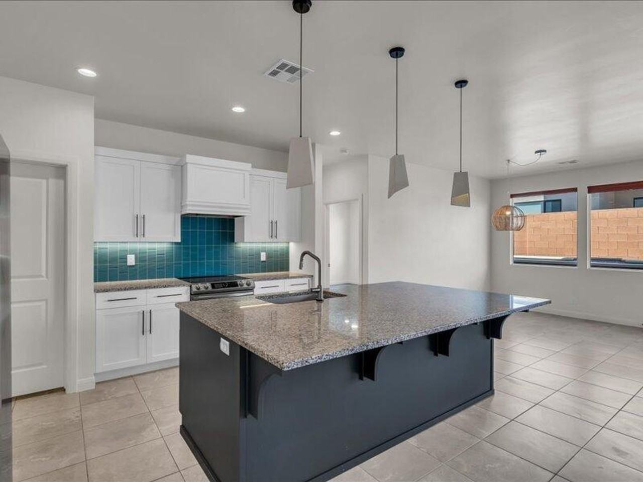 1336 W Firepit Knoll Dr - Photo 3 of 31