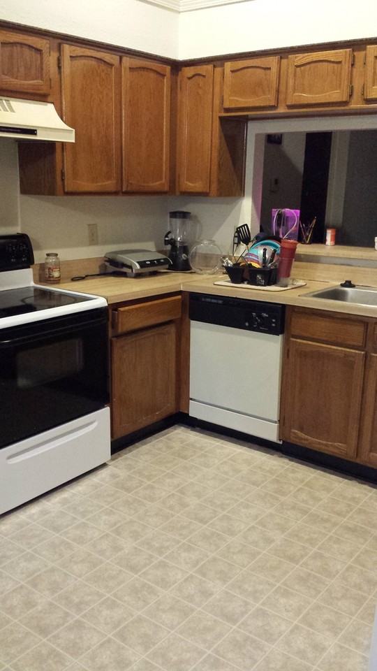 1043 Meadow Run Dr - Photo 4 of 7