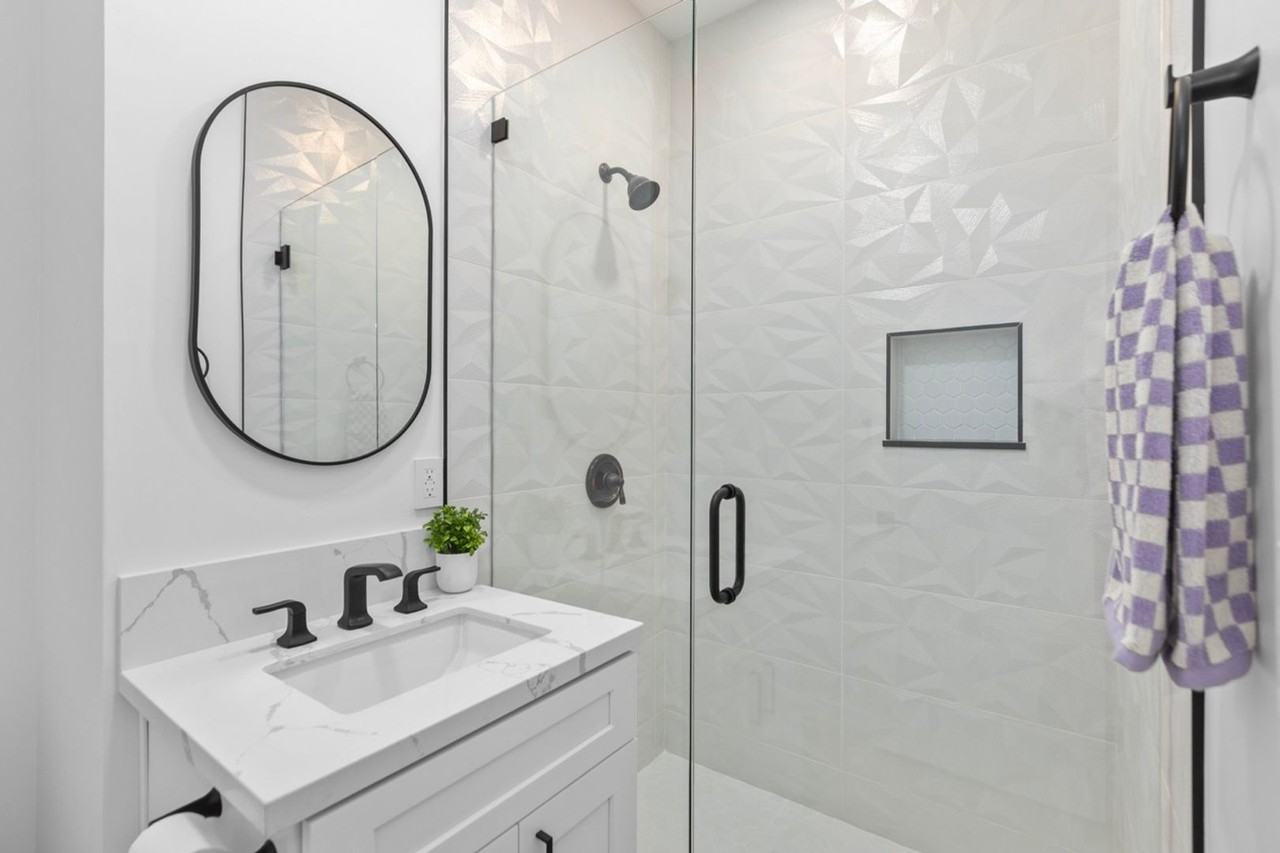 6704 Saranac St - Photo 7 of 34