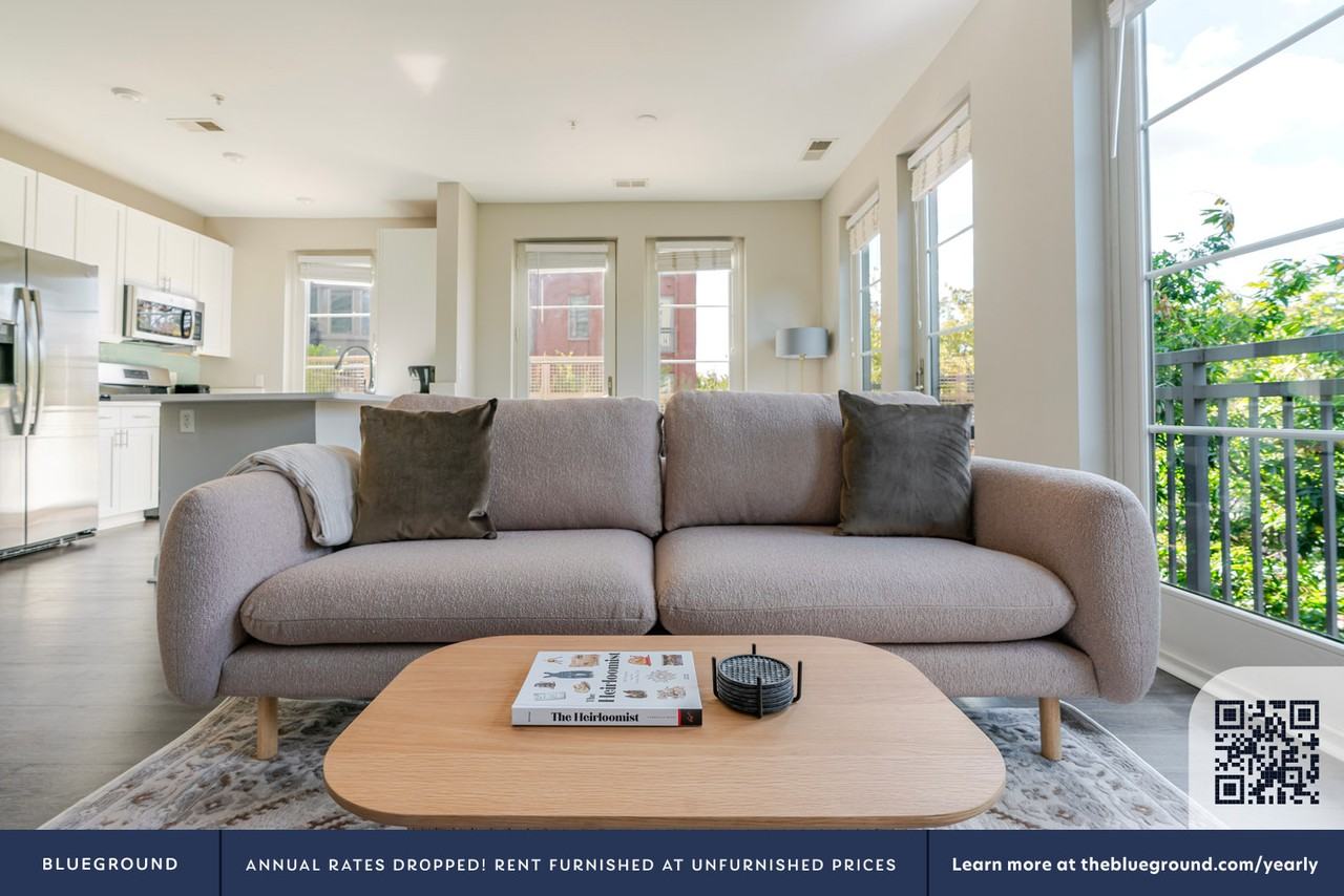 7131 Arlington Road - Photo 4 of 43