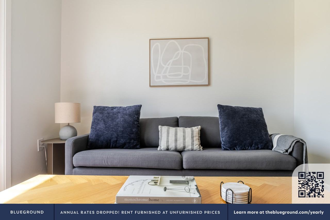 3001 Esperanza Crossing - Photo 4 of 60