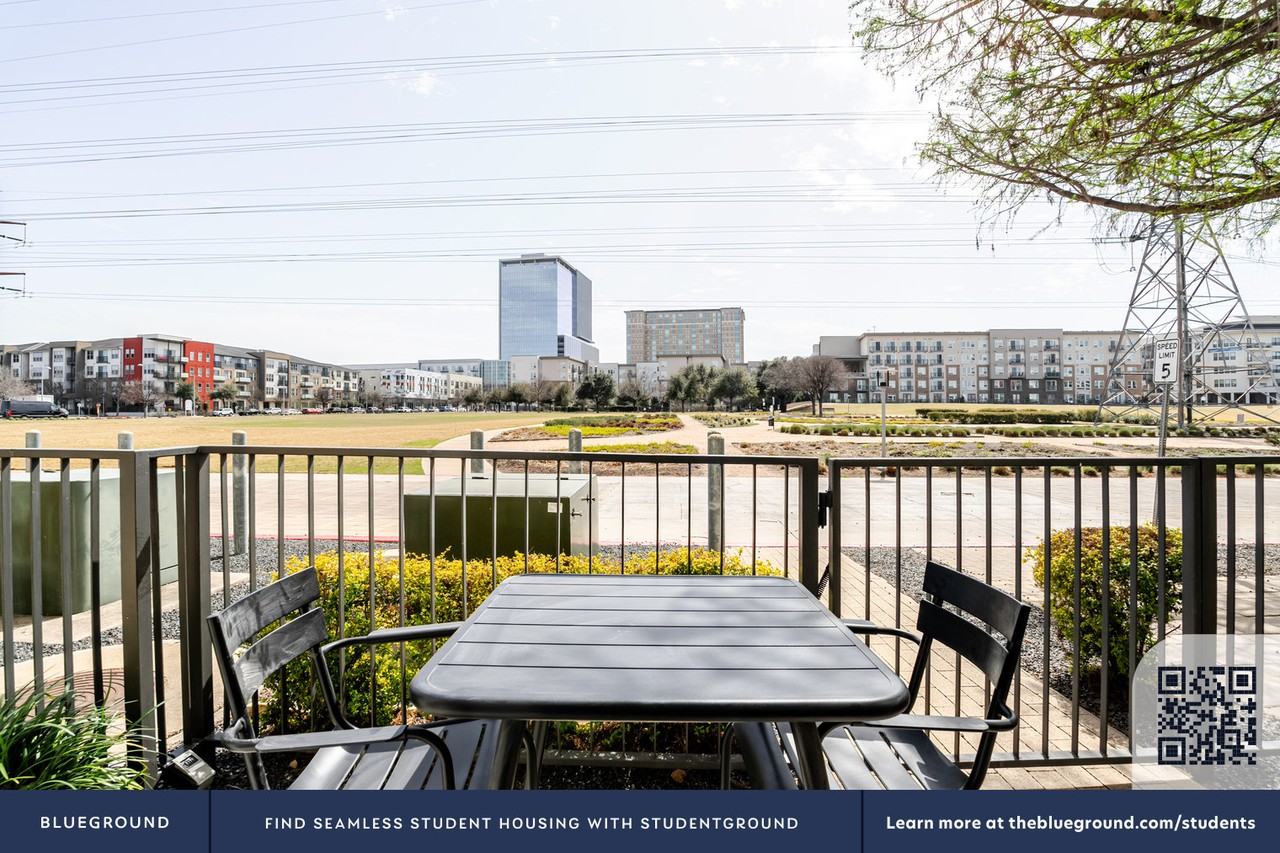 3001 Esperanza Crossing - Photo 7 of 60