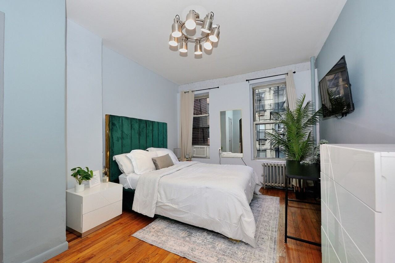 173 E 91st St #1323902P - Photo 2 of 15