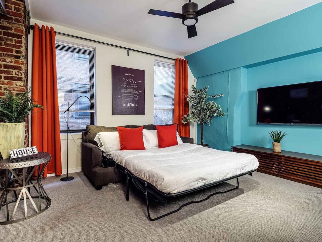 219 Vine St #1289450P - Photo 2 of 24