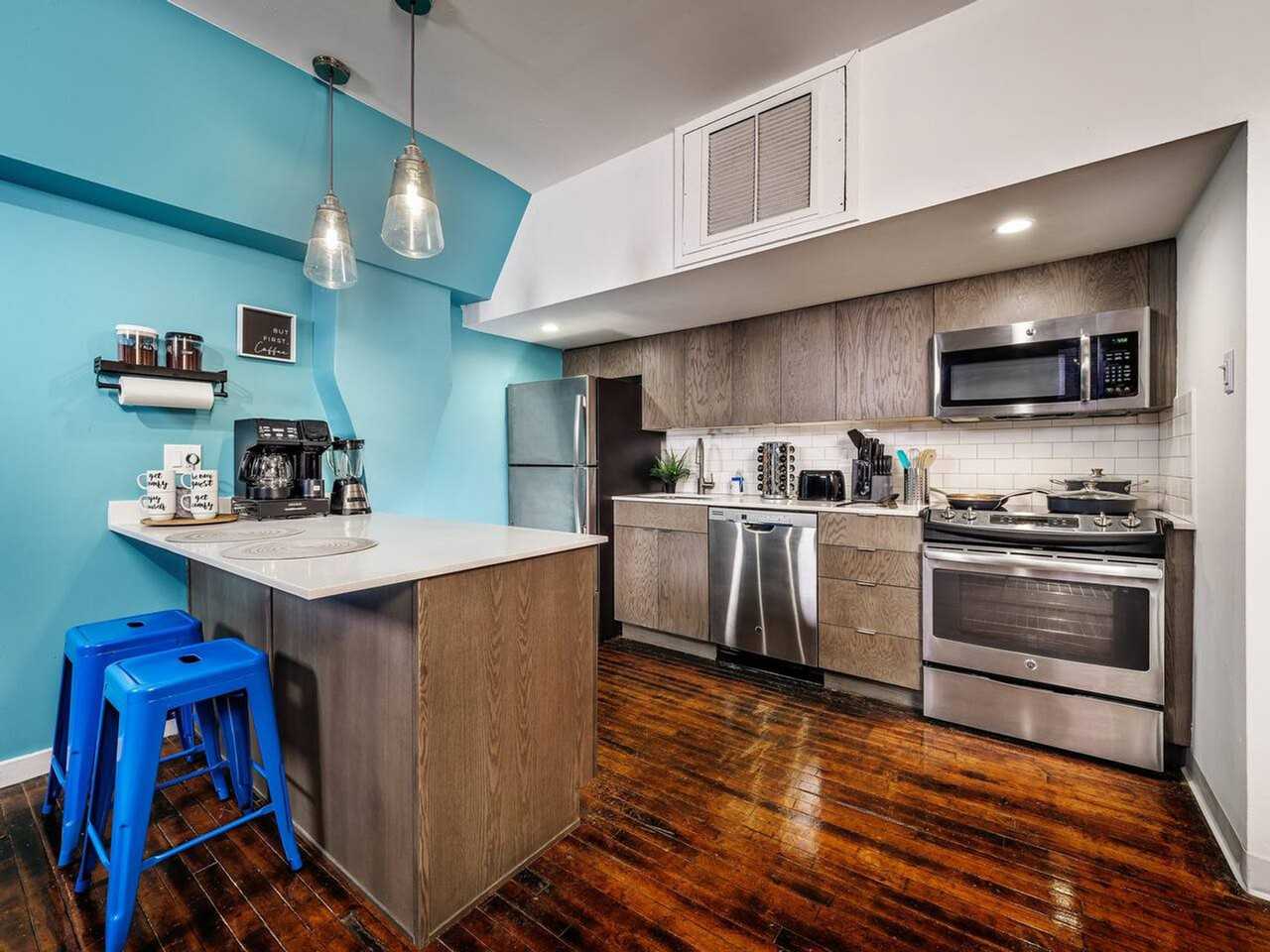 219 Vine St #1289450P - Photo 6 of 24