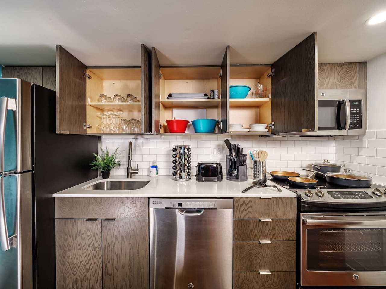 219 Vine St #1289450P - Photo 7 of 24