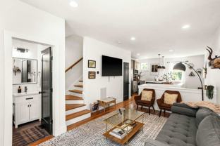 4908I Delaware Ave - Photo 1 of 1