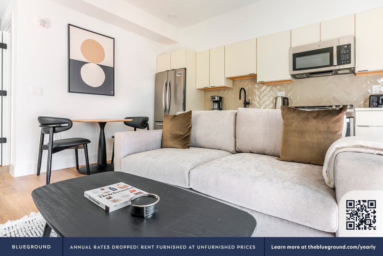 716 L St Se #1203 - Photo 4 of 24