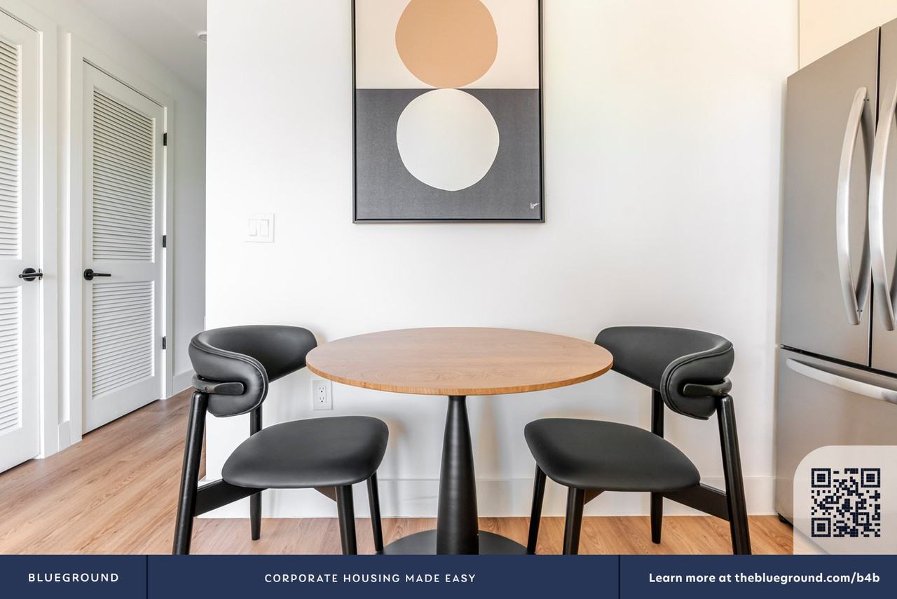 716 L St Se #1203 - Photo 6 of 24