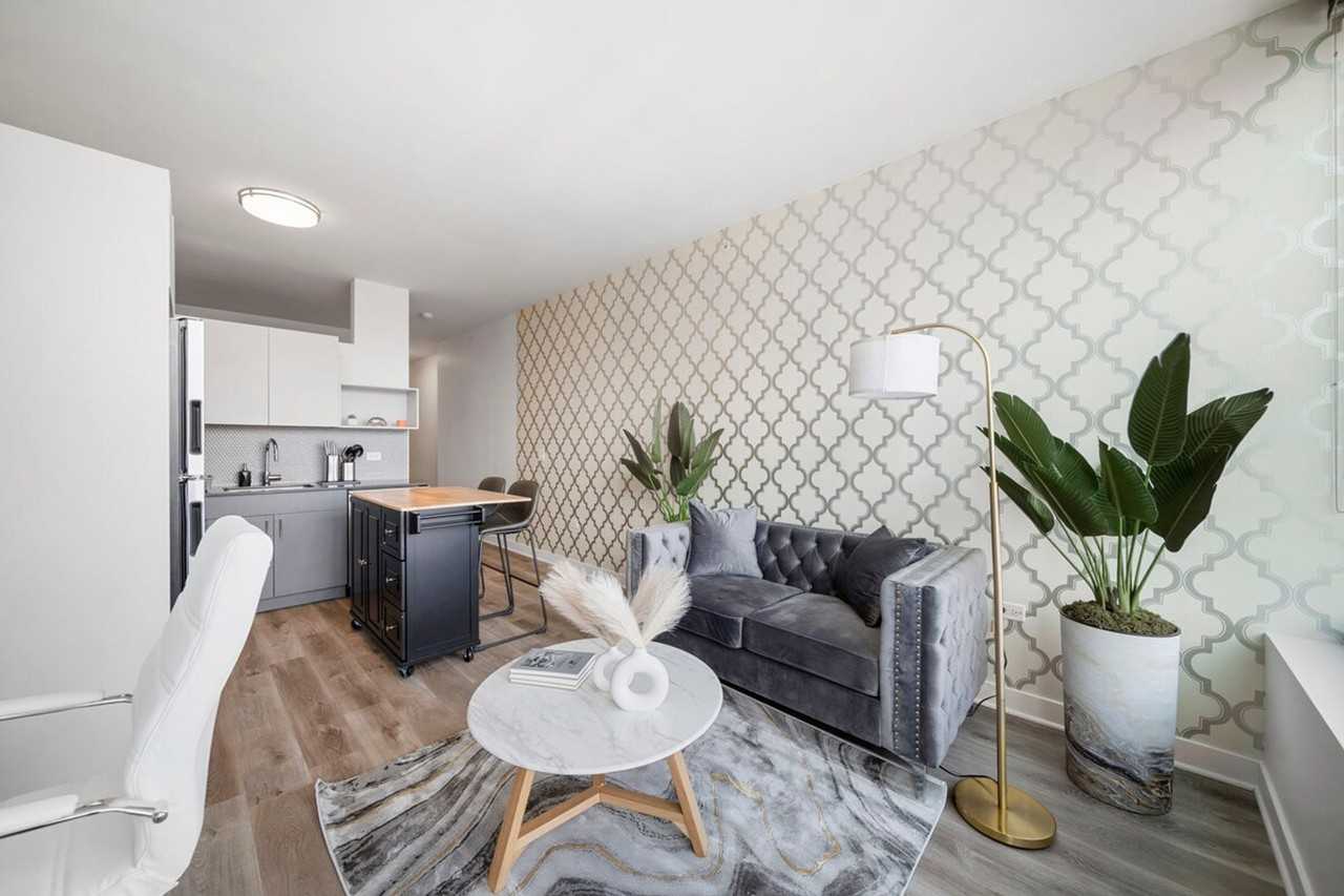 347 S Clark St #1321203P - Photo 2 of 37