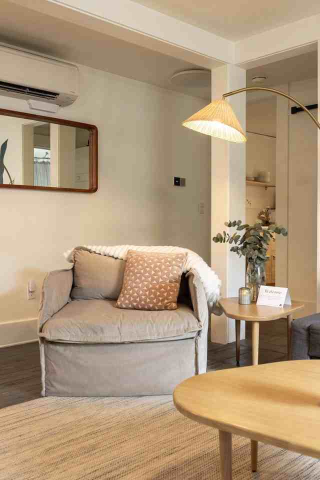 522 W Franklin St #1324058P - Photo 5 of 37