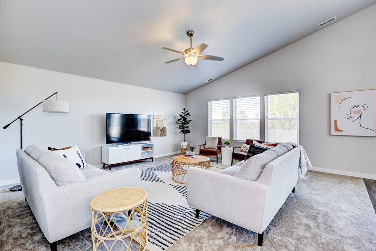 5280 W Grand Rapids St #1324054P - Photo 2 of 28