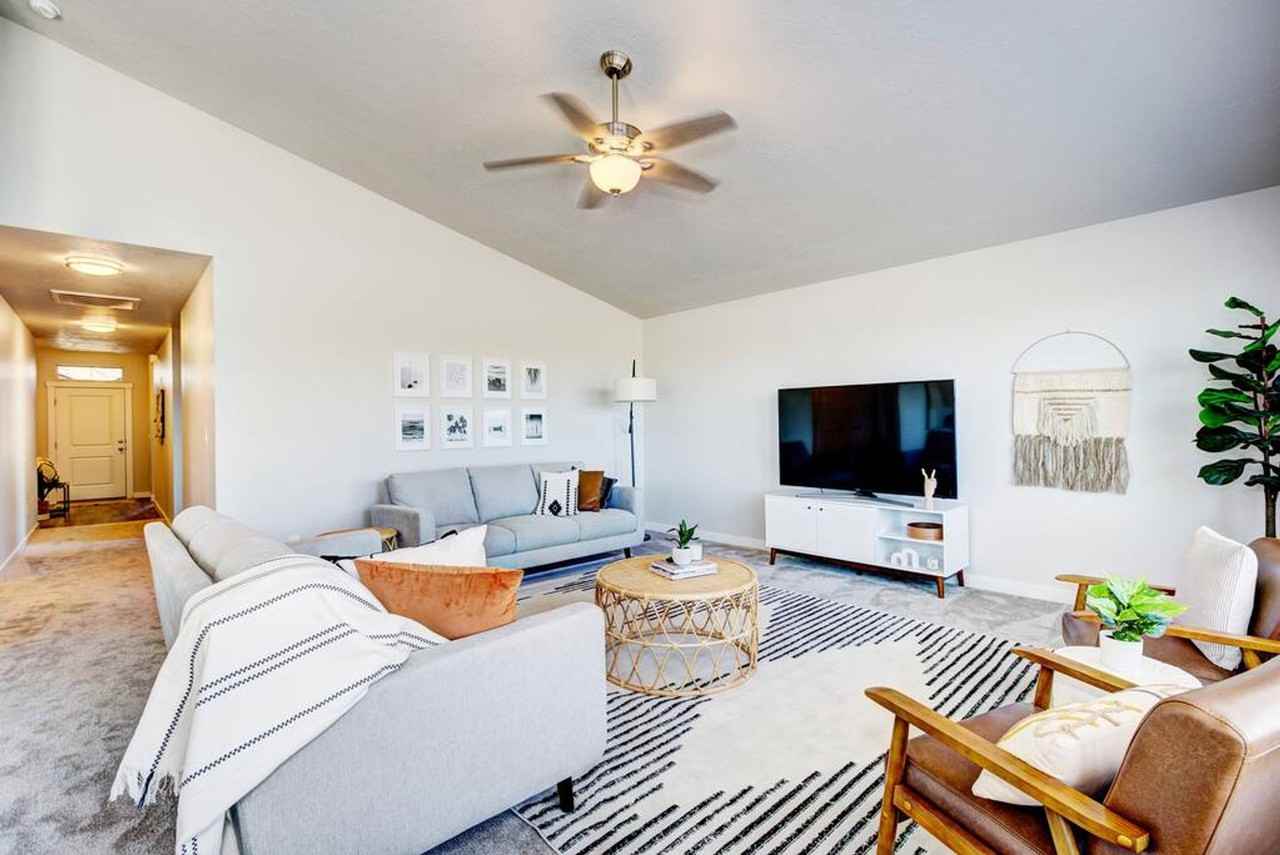 5280 W Grand Rapids St #1324054P - Photo 3 of 28